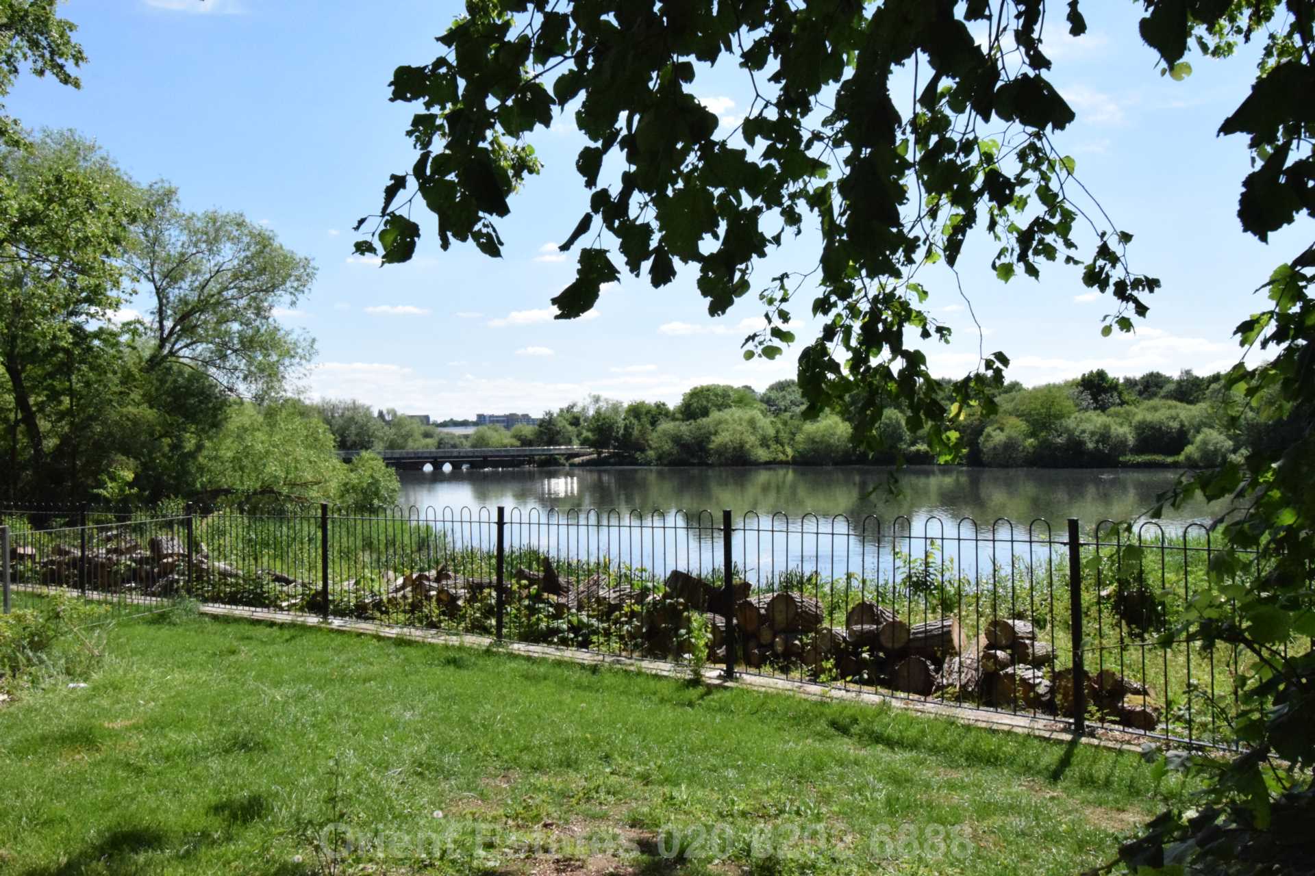 Moorhen Drive, London, Image 11
