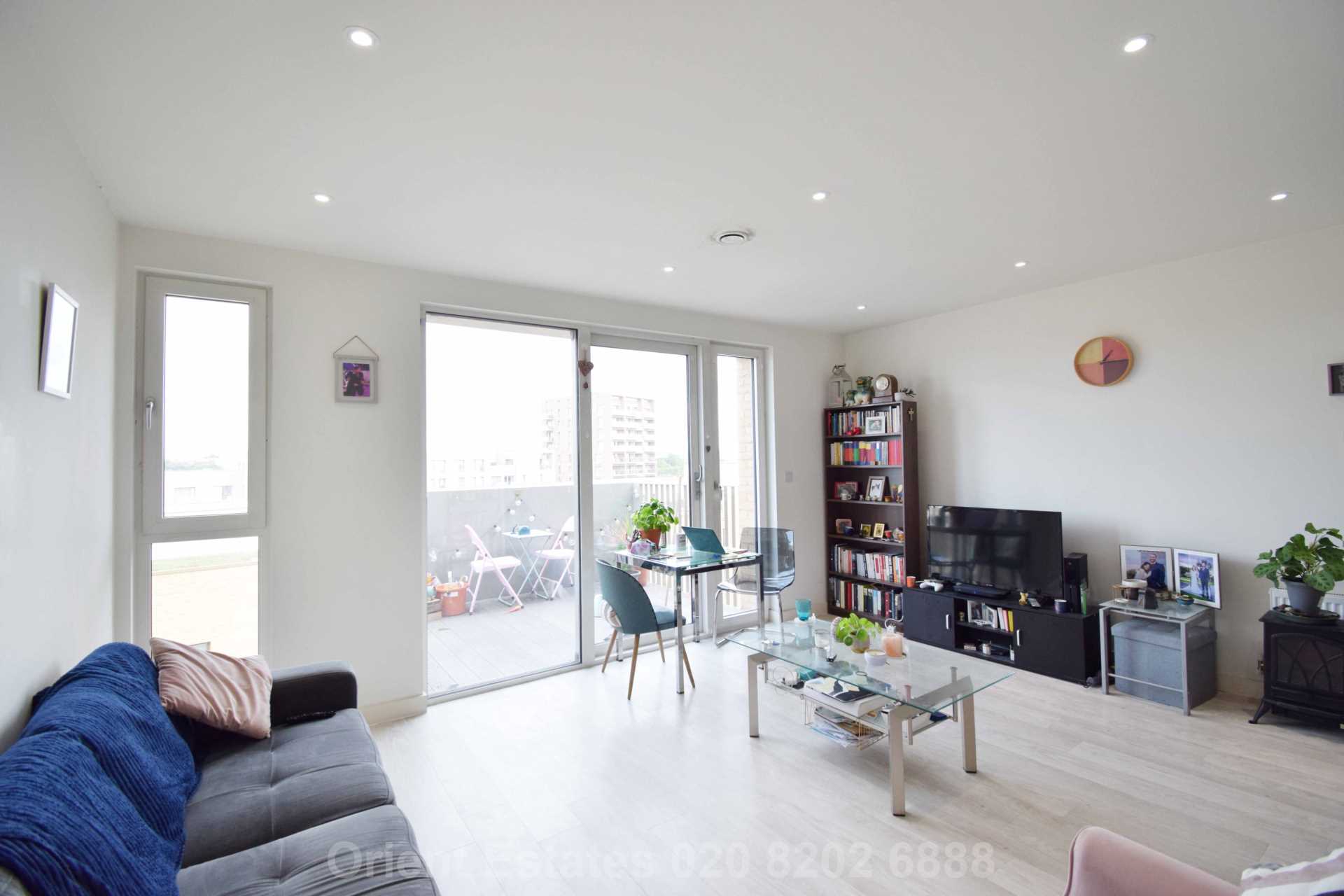 Moorhen Drive, London, Image 2