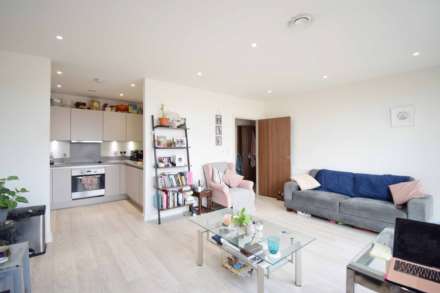 Moorhen Drive, London, Image 1