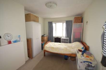 Sturgess Avenue, London, Image 4