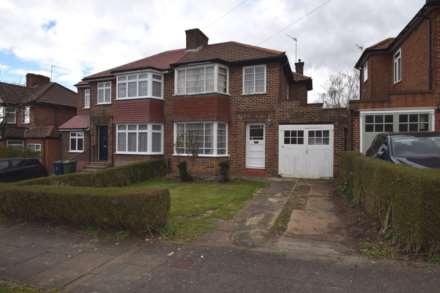 3 Bedroom Semi-Detached, Coledale Drive, Stanmore