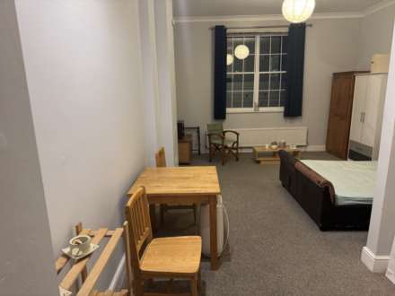 The Burroughs, Hendon, Image 2
