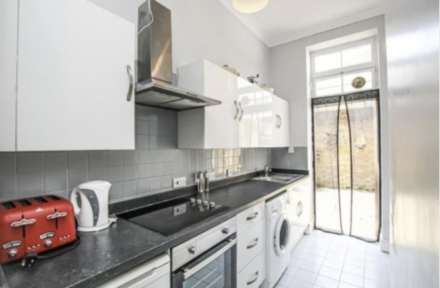 The Burroughs, Hendon, Image 3