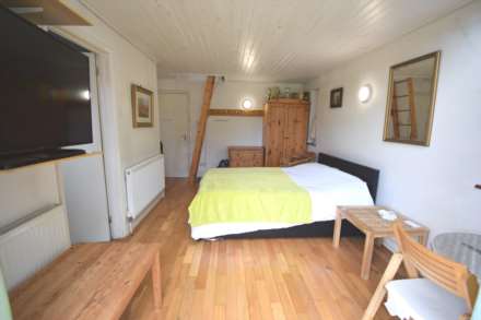 Barn Hill, Wembley, Image 2