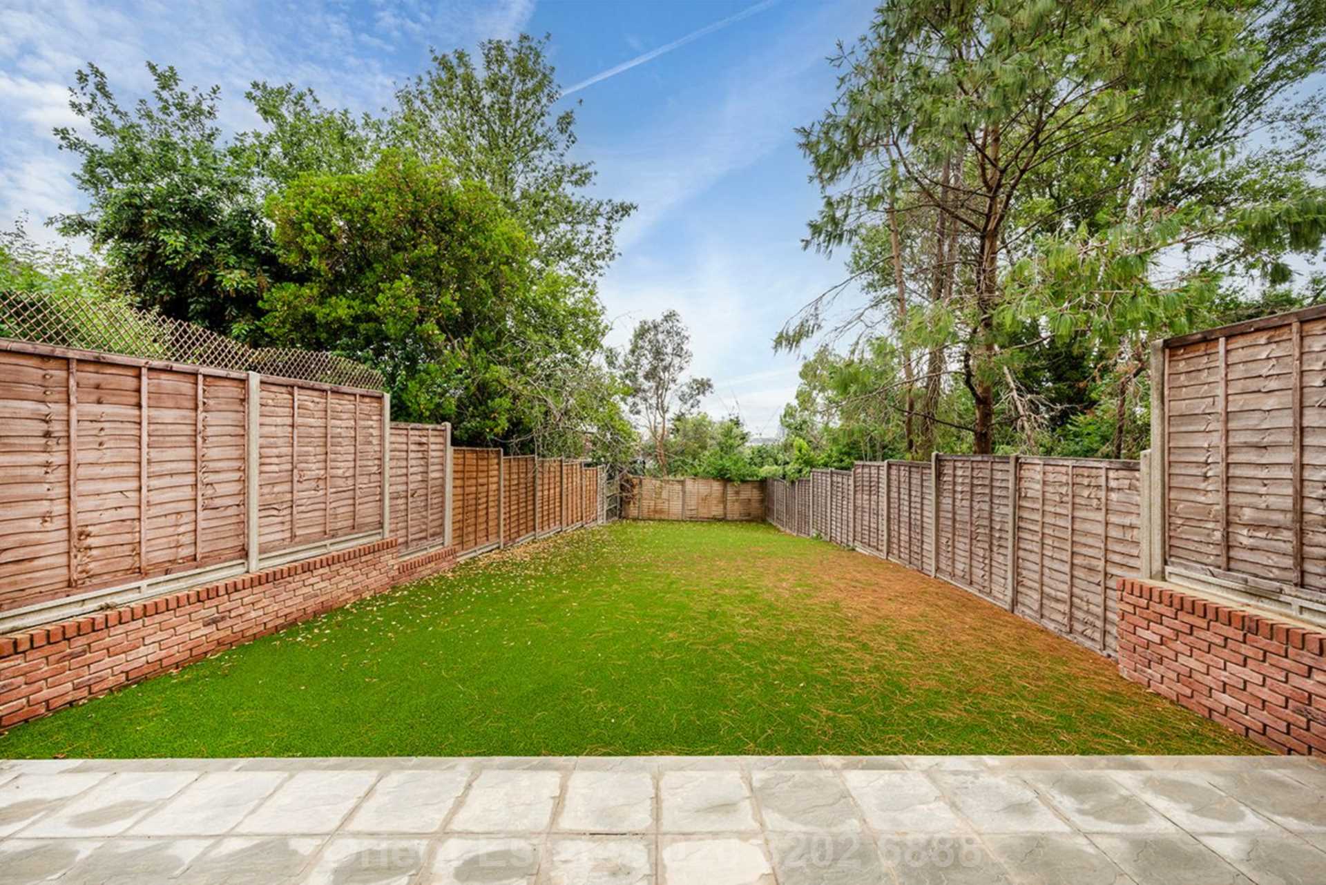St Marys Crescent, Hendon, Image 10