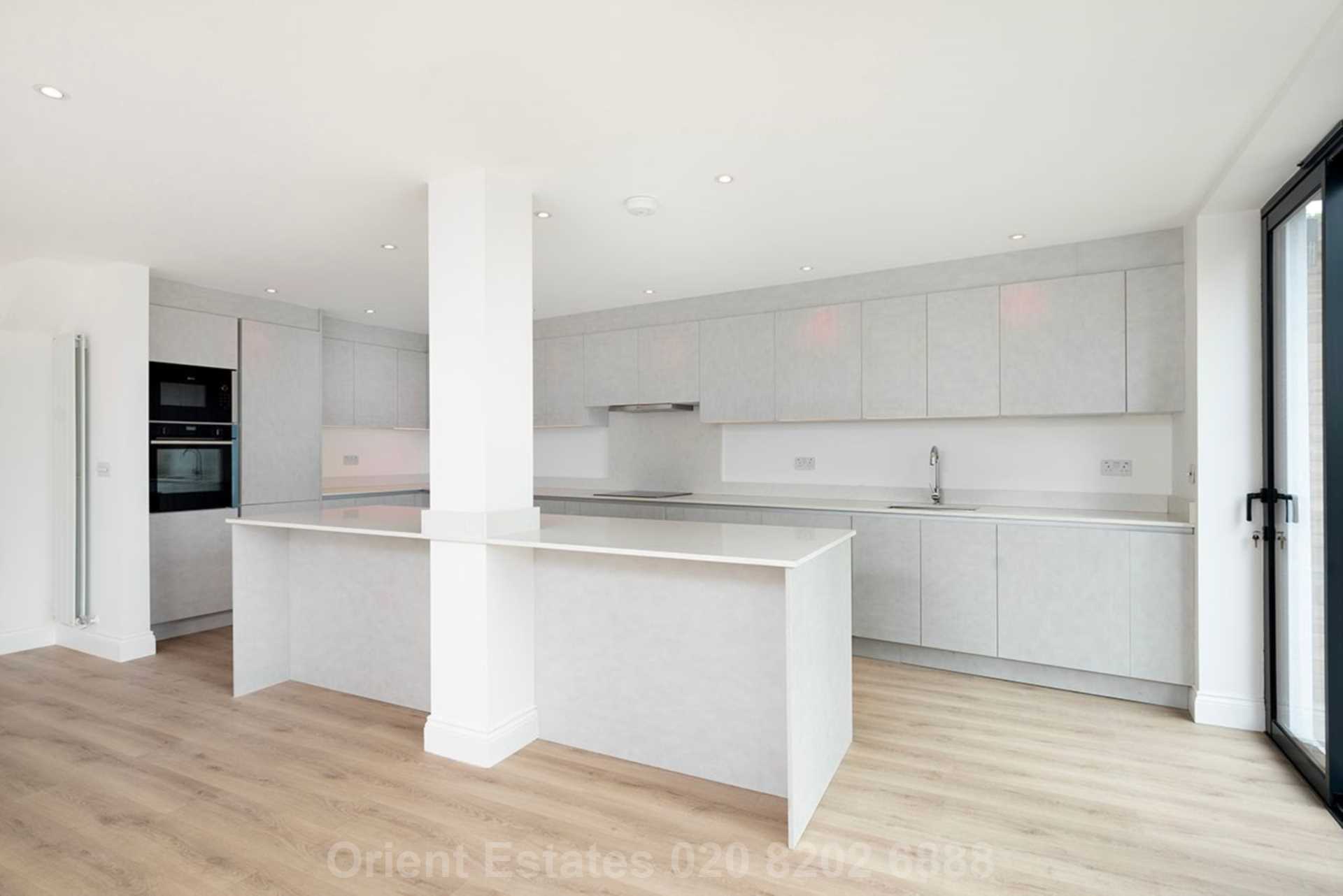 St Marys Crescent, Hendon, Image 3