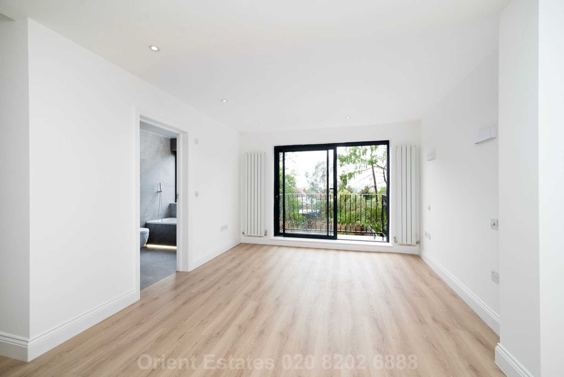 St Marys Crescent, Hendon, Image 4