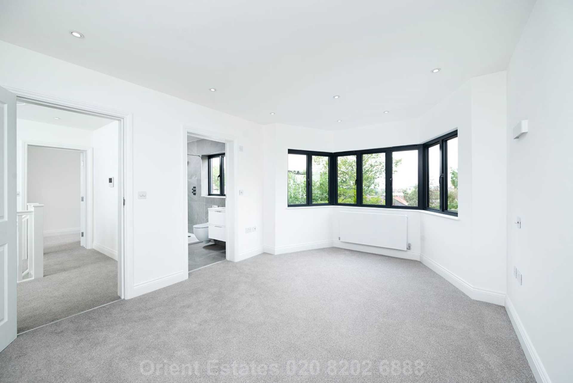 St Marys Crescent, Hendon, Image 5