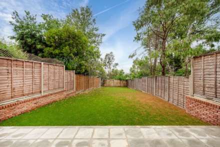St Marys Crescent, Hendon, Image 10