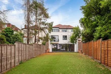 St Marys Crescent, Hendon, Image 11