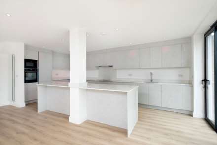 St Marys Crescent, Hendon, Image 3