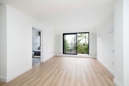 St Marys Crescent, Hendon, Image 4