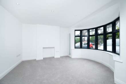 St Marys Crescent, Hendon, Image 6