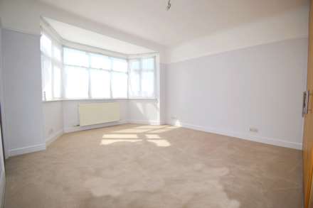 Talbot Crescent, London, Image 7