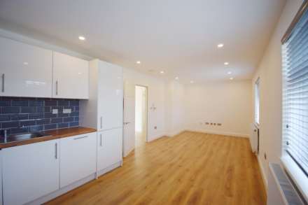 Hendon Way, London, Image 2