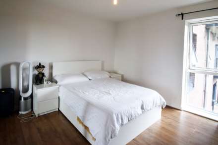 Shearwater Drive, London, Image 2