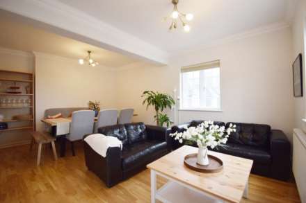 3 Bedroom Flat, Finchley Road, London