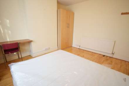 Clovelly Ave, Colindale, Image 2