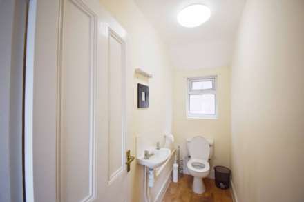 Station Road, London, Image 7