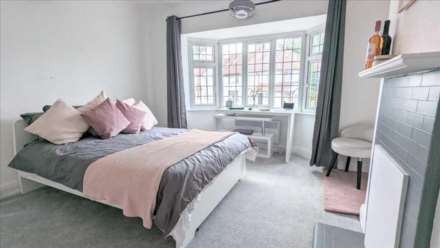 Selborne Gardens, Hendon, Image 4
