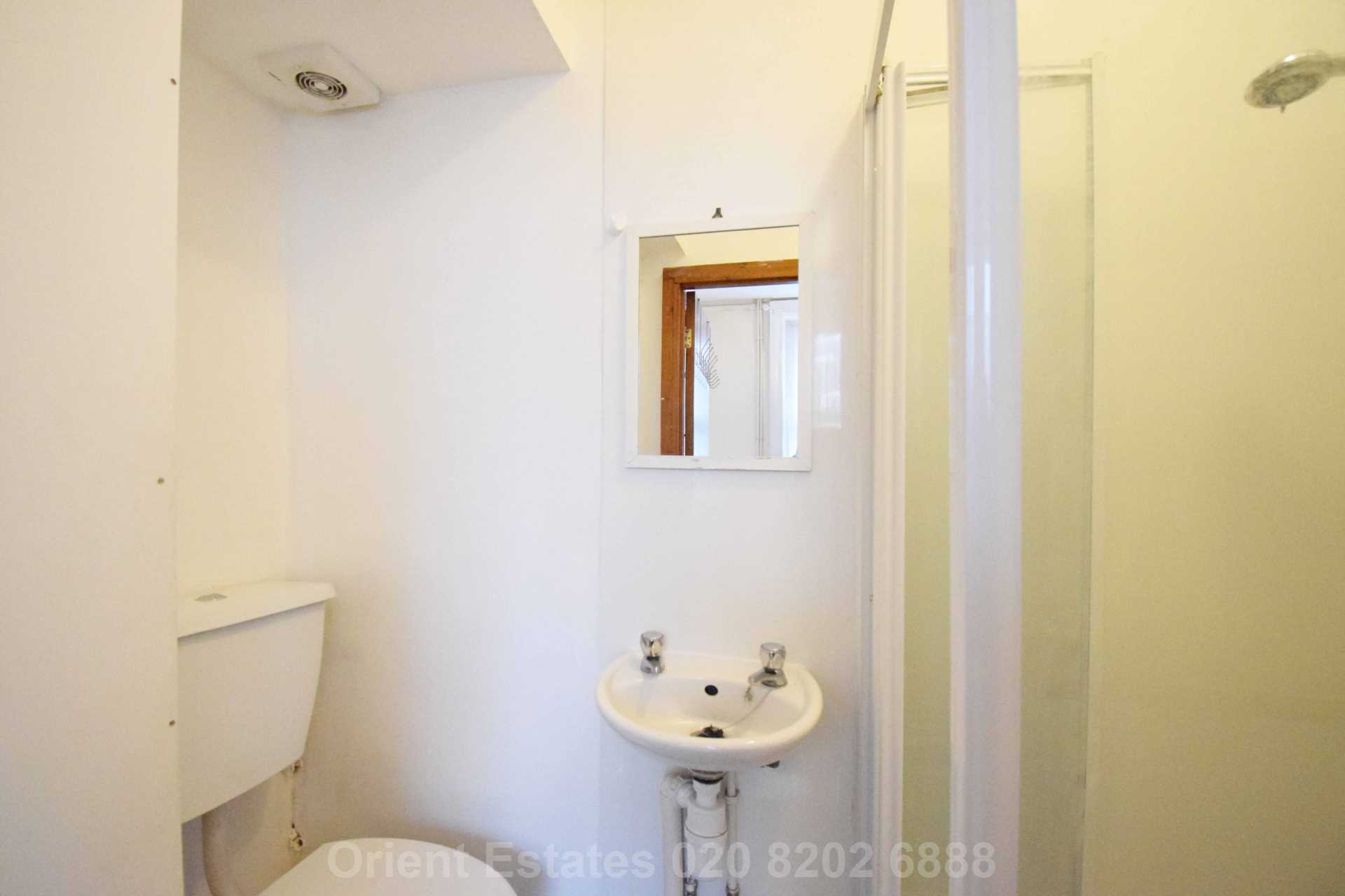 Station Road, London, Image 11