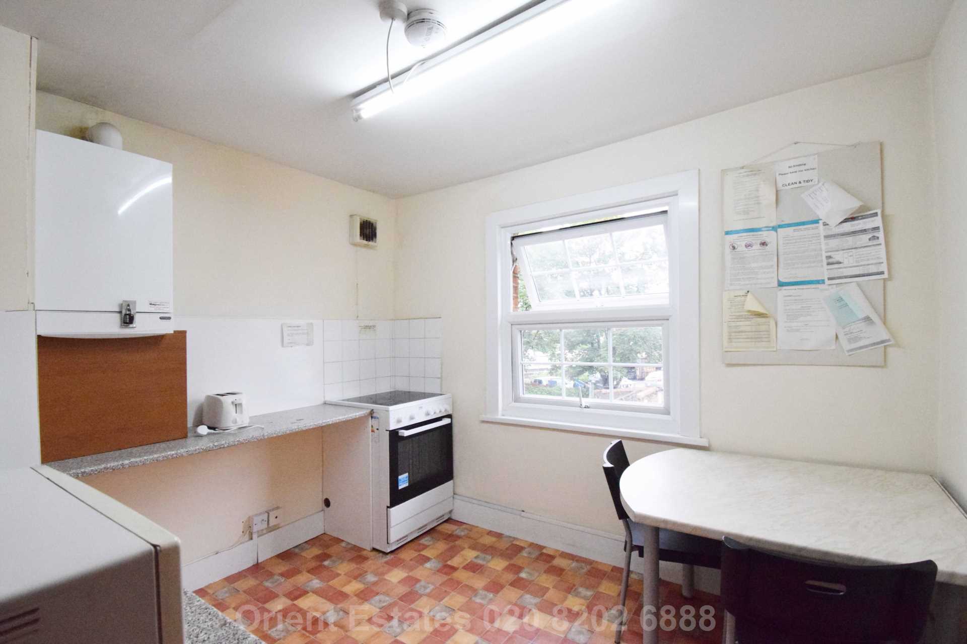 Station Road, London, Image 12