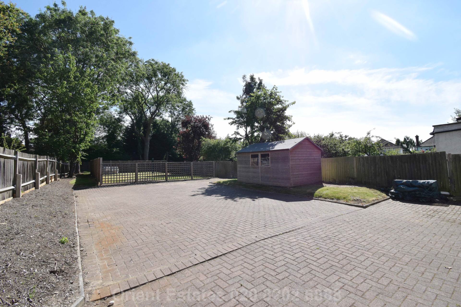 Hendon Way, London, Image 9