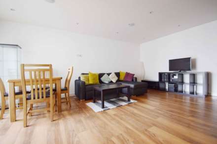 Beaufort Park, Colindale, Image 2