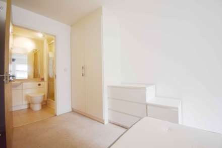 Beaufort Park, Colindale, Image 6