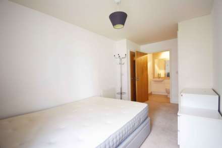 Beaufort Park, Colindale, Image 7