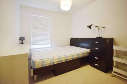 Beaufort Park, Colindale, Image 9