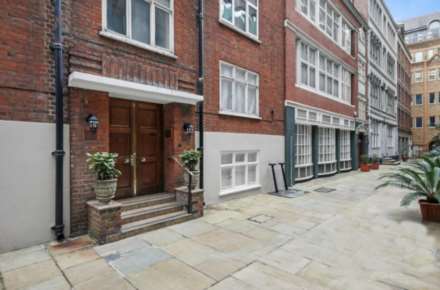 1 Bedroom Studio, Crane Court, City Of London