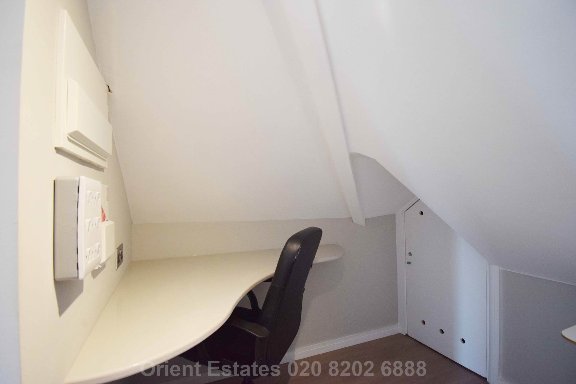 Hayes Crescent, London, Image 5