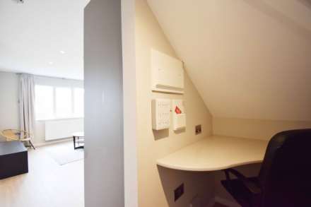 Hayes Crescent, London, Image 4