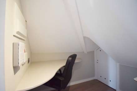 Hayes Crescent, London, Image 5