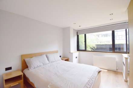 Hamilton Road, London, Image 4