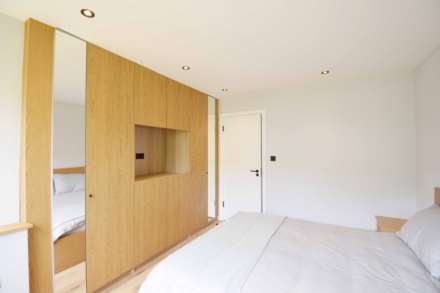 Hamilton Road, London, Image 5