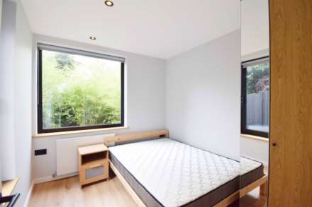 Hamilton Road, London, Image 8