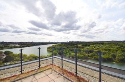 Shearwater Drive, London, Image 6