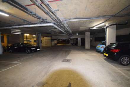 Shearwater Drive, London, Image 7