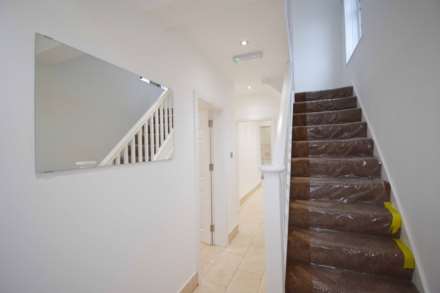 Deans Lane, Edgware, Image 4