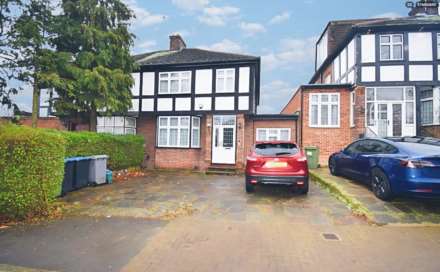 5 Bedroom Semi-Detached, Springfield Gardens, London