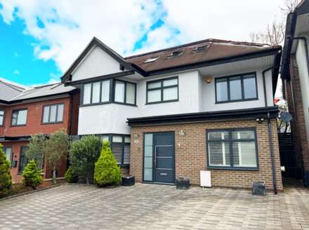6 Bedroom Detached, Vaughan Avenue, London