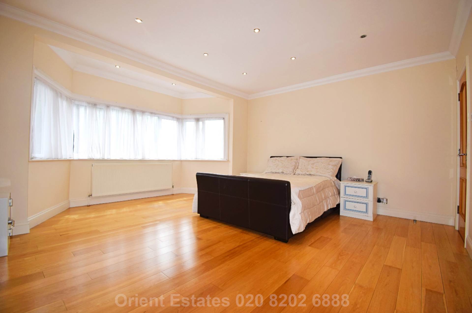 Rundell Crescent, London, Image 5