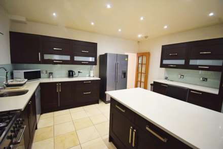 Rundell Crescent, London, Image 3