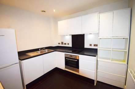 Herald Court, London, Image 3
