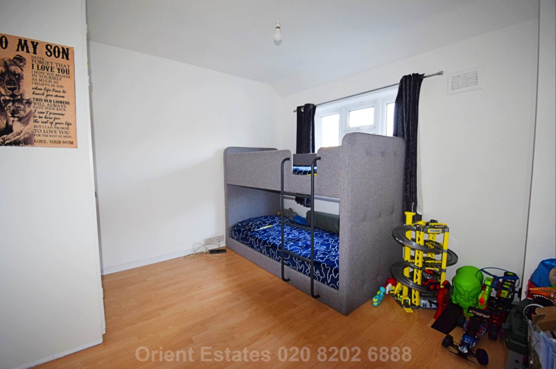 Layfield Crescent, London, Image 6