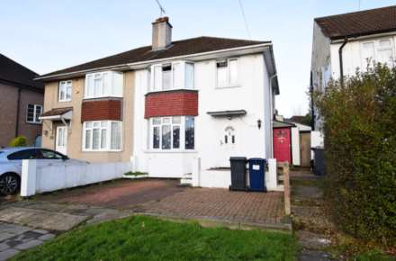 Layfield Crescent, London, Image 1