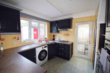 Layfield Crescent, London, Image 4