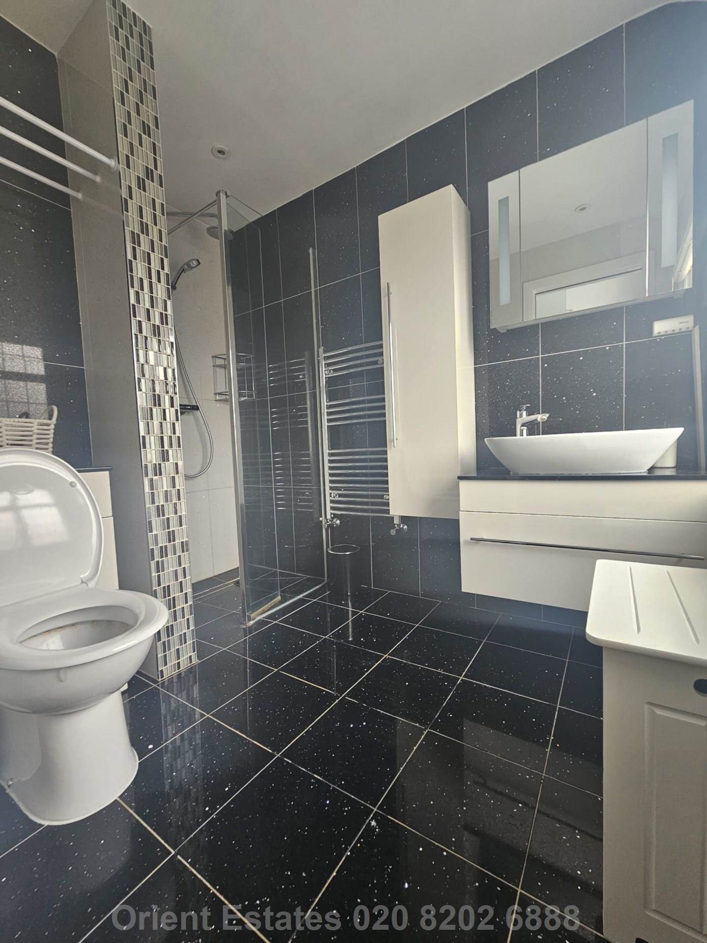 Woodgrange Avenue, London, Image 5
